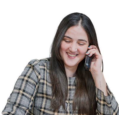 Mujer hablando por teléfono